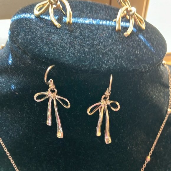 Gold Bow Jewelry Set NWOT - Picture 3 of 4
